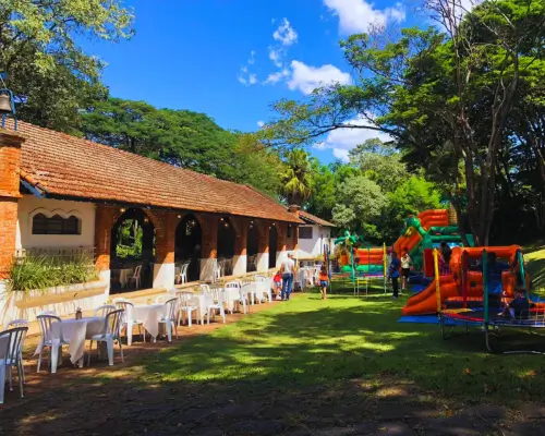 Salão de festa decorado