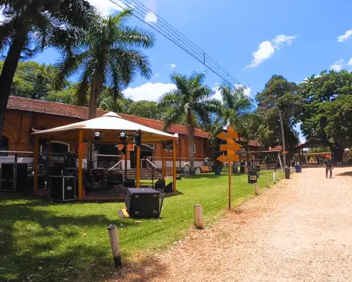 Salão de festa decorado
