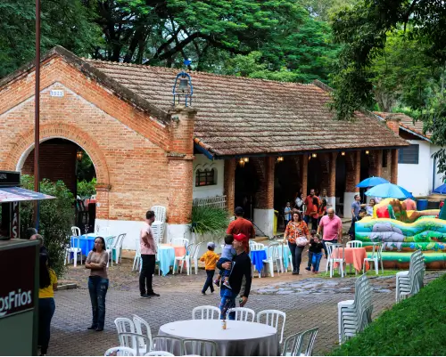 Salão de festa decorado